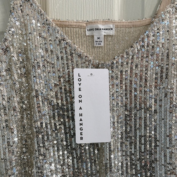 🆕‼️ - NWT - Love on a Hanger Sequin Embellished Tank Top in Champagne - Size M - Picture 4 of 7